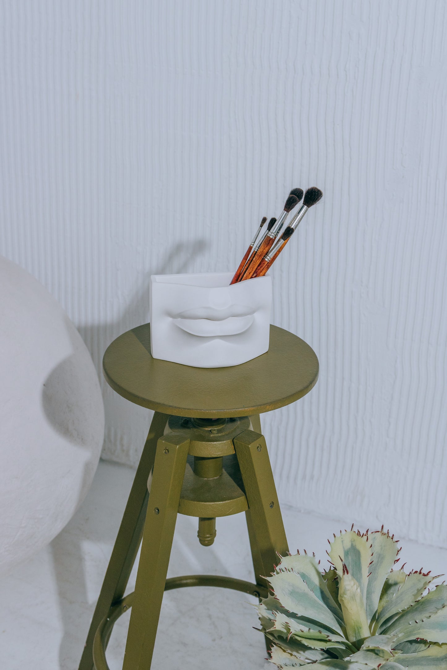 'Lips of David' Holder
