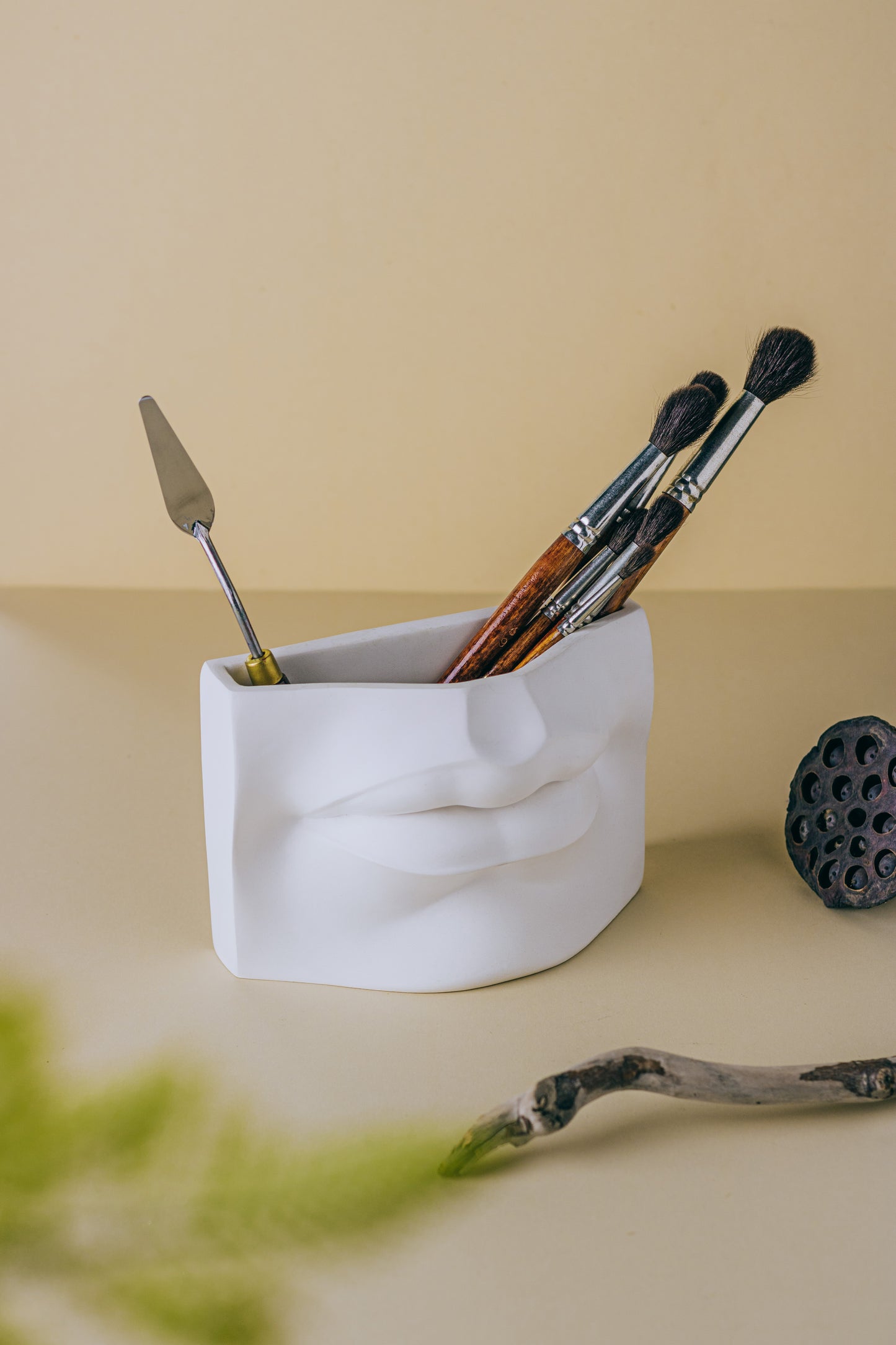 'Lips of David' Holder